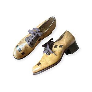 Vintage 1960s Miller Foot Defender Geometric Inlay Lace-Up Shoes – Tan, size 5